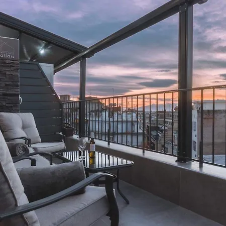 Apartment Avocado Balcony Suites