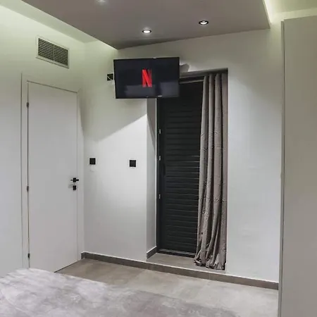 Avocado Balcony Suites *