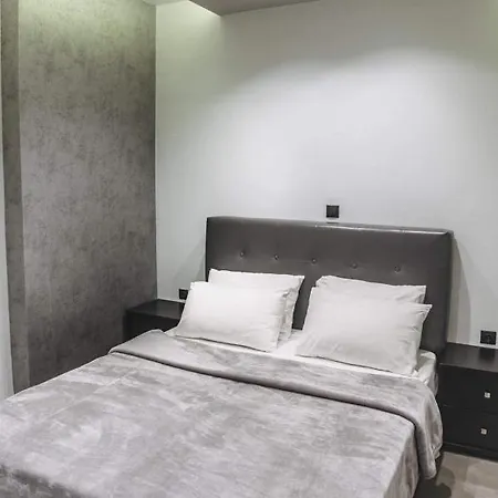 Avocado Balcony Suites Салоники