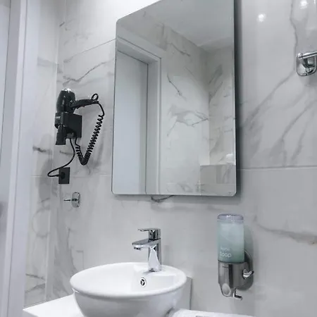 Avocado Balcony Suites Апартаменты