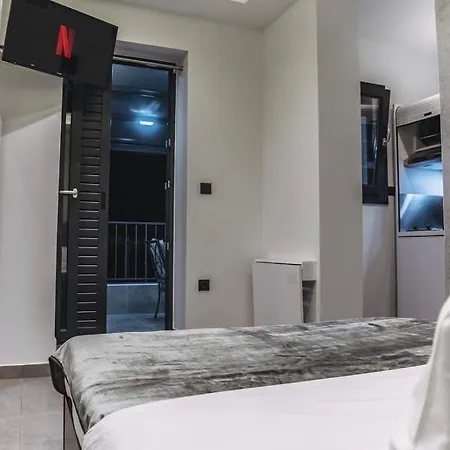 Avocado Balcony Suites * Салоники