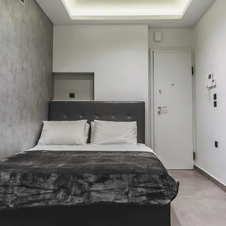 Апартаменты Avocado Balcony Suites